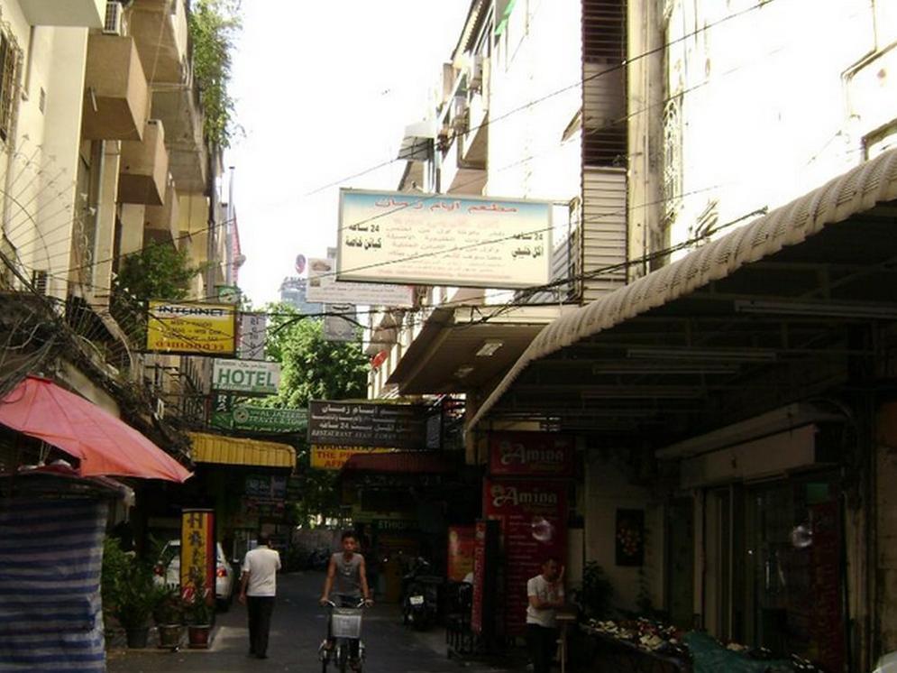 Bombay Inn Bangkok Buitenkant foto